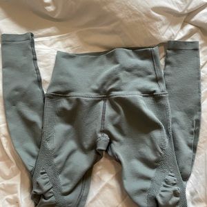 Alphalete aero leggings